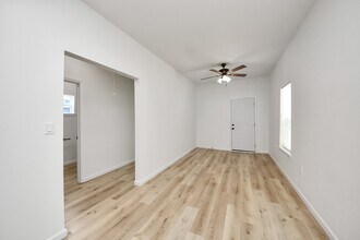 7305 Sherman St in Houston, TX - Building Photo - Building Photo