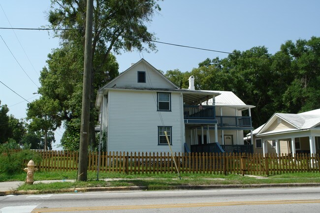 Deland Apartments in DeLand, FL - Foto de edificio - Building Photo