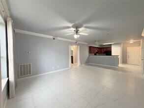 6611 W Sam Houston Pkwy S in Houston, TX - Building Photo - Building Photo