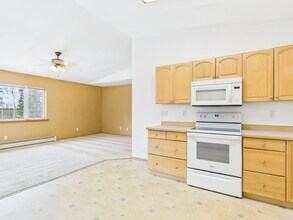 955 Pickering Dr in Fairbanks, AK - Building Photo - Building Photo