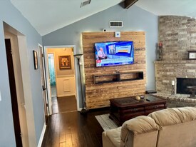 9319 Rentur Dr in Houston, TX - Building Photo