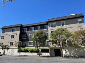 Bella Mar in Bellingham, WA - Building Photo