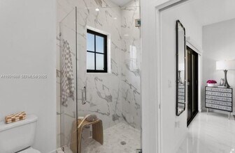 2336 E 4th Ave in Hialeah, FL - Building Photo - Building Photo