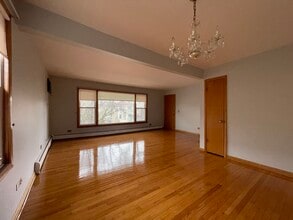 8645 W Summerdale Ave in Chicago, IL - Building Photo - Building Photo