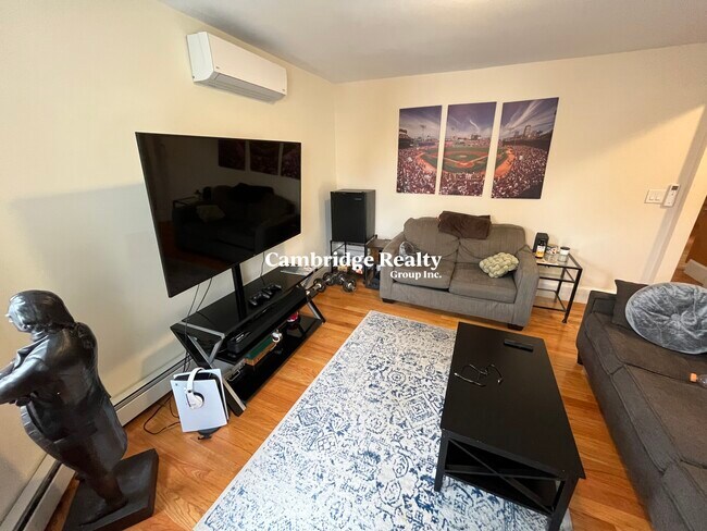 6 Nashua St, Unit 2 in Somerville, MA - Building Photo - Building Photo