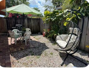 2306 Liberty St in Hollywood, FL - Building Photo - Building Photo
