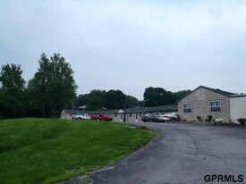 1201 Fort Crook Rd S, Unit Unit N in Bellevue, NE - Building Photo