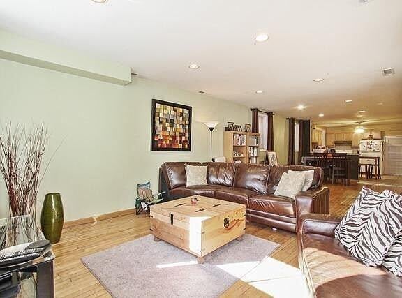 5650 W 63rd Pl in Chicago, IL - Building Photo - Building Photo