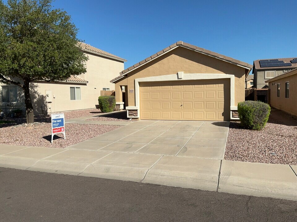 11552 W Cinnabar Ave in Youngtown, AZ - Foto de edificio