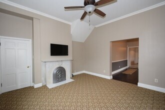 1668 N Van Buren St, Unit Lower Unit in Milwaukee, WI - Building Photo - Building Photo