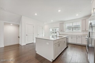 46 Mariveles Wy in Tinton Falls, NJ - Building Photo - Building Photo