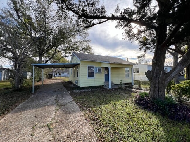 416 Virginia St in Sulphur, LA - Building Photo - Building Photo