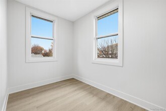 36 Dunwoodie St in Yonkers, NY - Building Photo - Building Photo