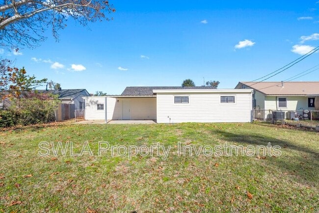 1600 E School St in Lake Charles, LA - Building Photo - Building Photo