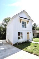 218 High St in Clarksville, TN - Building Photo