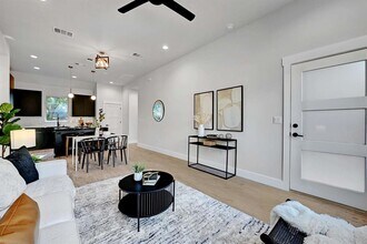 503 Thelma Dr in Austin, TX - Building Photo - Building Photo