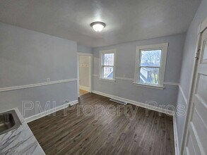 3111 W Walnut St in Milwaukee, WI - Building Photo - Building Photo