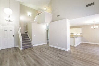1825 Klamath Falls Way in Las Vegas, NV - Building Photo - Building Photo