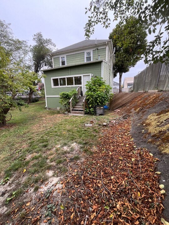 895 7th St in Arcata, CA - Building Photo