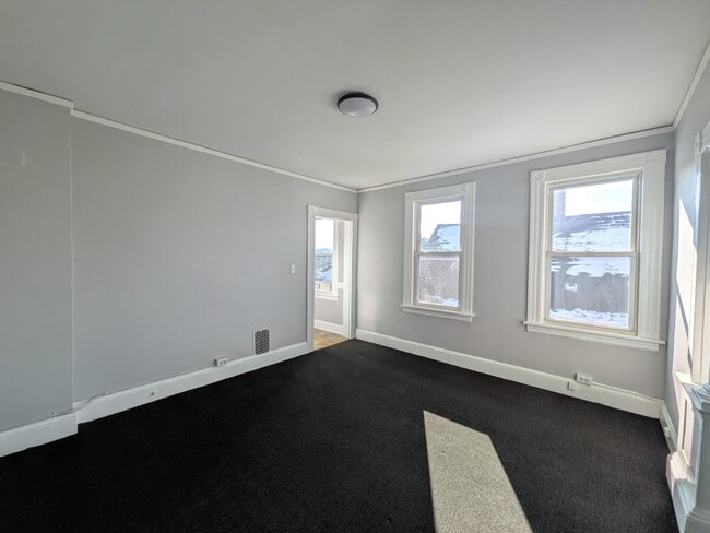 112 Westfield Ave in Ansonia, CT - Building Photo - Building Photo