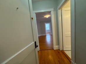 154 Summer St, Unit 3 in Somerville, MA - Building Photo - Building Photo
