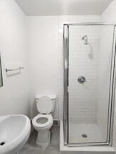 1114 Poinsettia Dr, Unit 2 in West Hollywood, CA - Building Photo - Building Photo