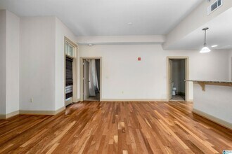 1040 Broadway St, Unit 306 in Homewood, AL - Building Photo - Building Photo