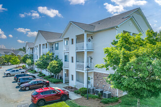 Windemere Condominiums in Burlington, NC - Foto de edificio - Building Photo