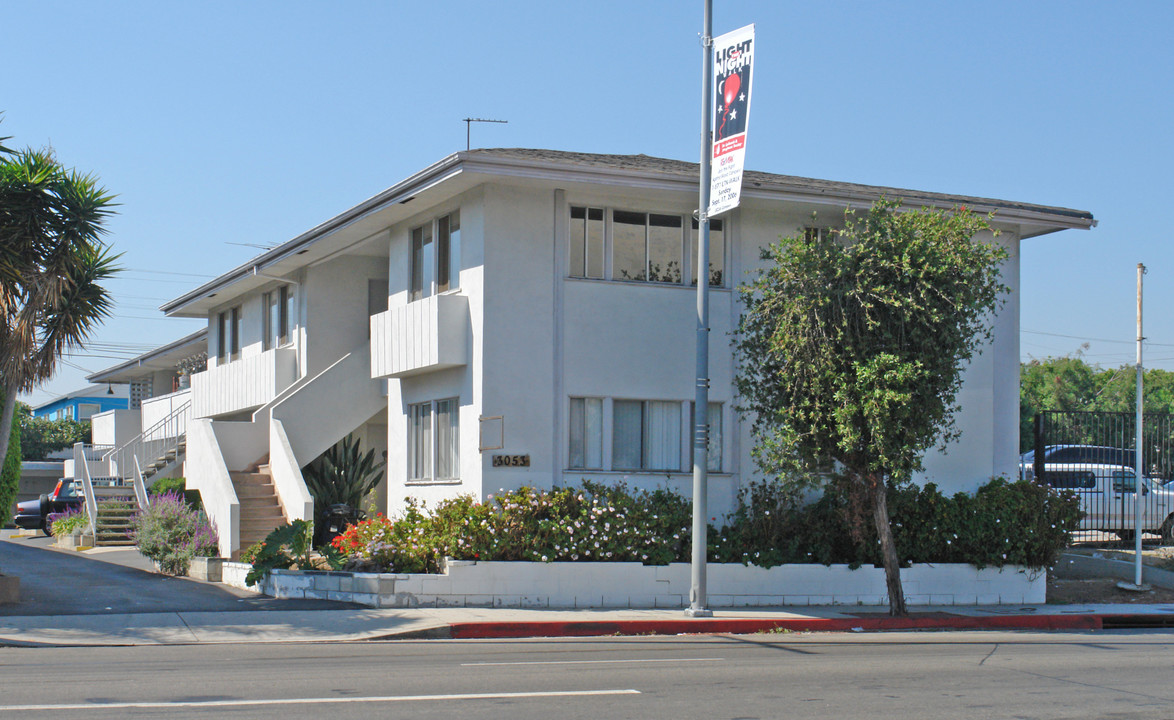 3053 S Robertson Blvd in Los Angeles, CA - Building Photo