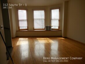 312 South St in Waukesha, WI - Building Photo - Building Photo