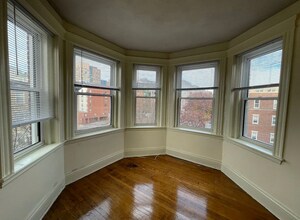 102 Queensberry St, Unit 14 in Boston, MA - Foto de edificio - Building Photo