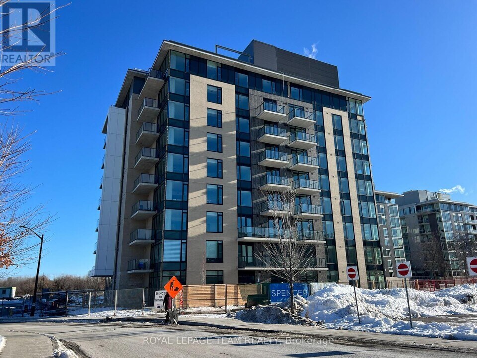 360-360 Deschâtelets Ave. in Ottawa, ON - Building Photo