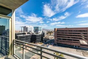 353 E Bonneville Ave in Las Vegas, NV - Building Photo
