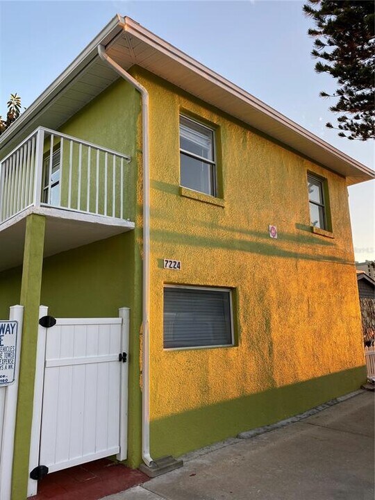 7224 Coquina Way in St Pete Beach, FL - Building Photo