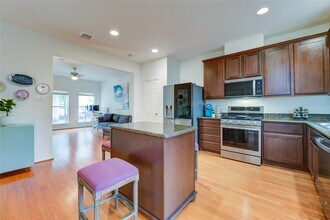 2206 Naomi St in Houston, TX - Building Photo - Building Photo