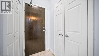 388 Prince of Wales Dr in Mississauga, ON - Building Photo - Building Photo