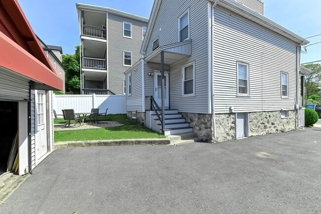9 Dell St, Unit 1