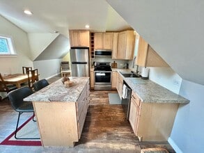 60950 Amethyst St in Bend, OR - Building Photo - Building Photo