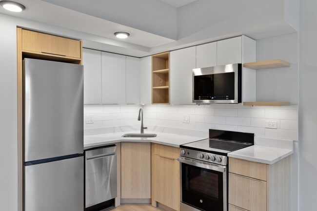 1634 W Howard St in Chicago, IL - Building Photo - Building Photo