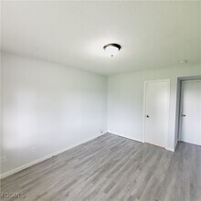 732 Gerald Ave in Lehigh Acres, FL - Foto de edificio - Building Photo