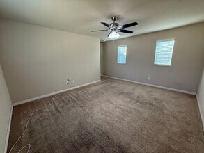 1902 Holt Rinehart Ave in Bakersfield, CA - Building Photo - Building Photo