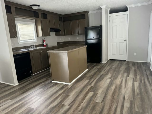 9426 Polak Dr in Tampa, FL - Building Photo - Building Photo