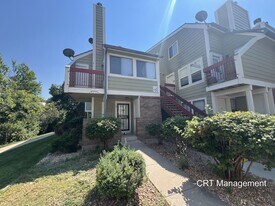 932 S Dearborn Way in Aurora, CO - Building Photo