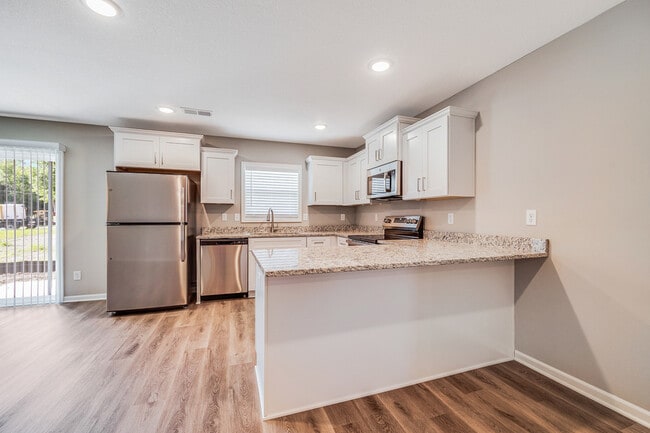 411 E Benning St in Odessa, MO - Building Photo - Building Photo