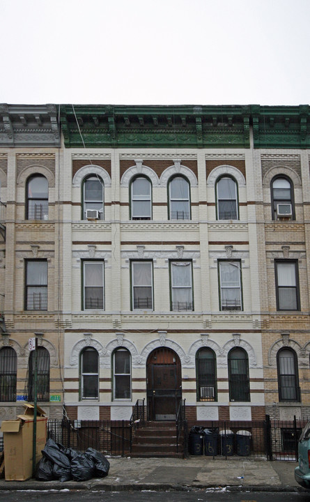 346 Marion St in Brooklyn, NY - Building Photo