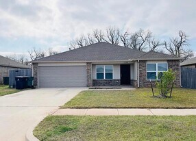 10708 SW 23rd Pl in Yukon, OK - Building Photo