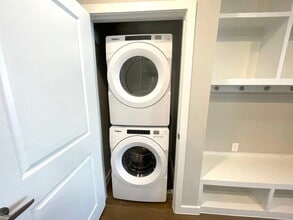 3845 Frontier Pkwy in Aubrey, TX - Foto de edificio - Building Photo