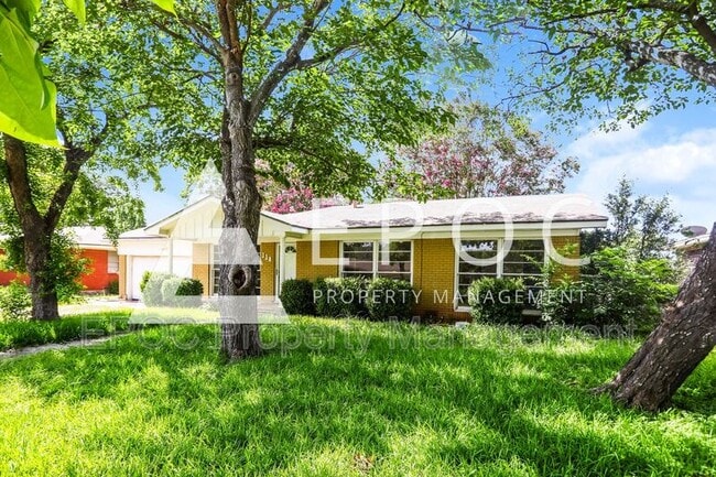 118 Darden Dr in Robinson, TX - Building Photo - Building Photo