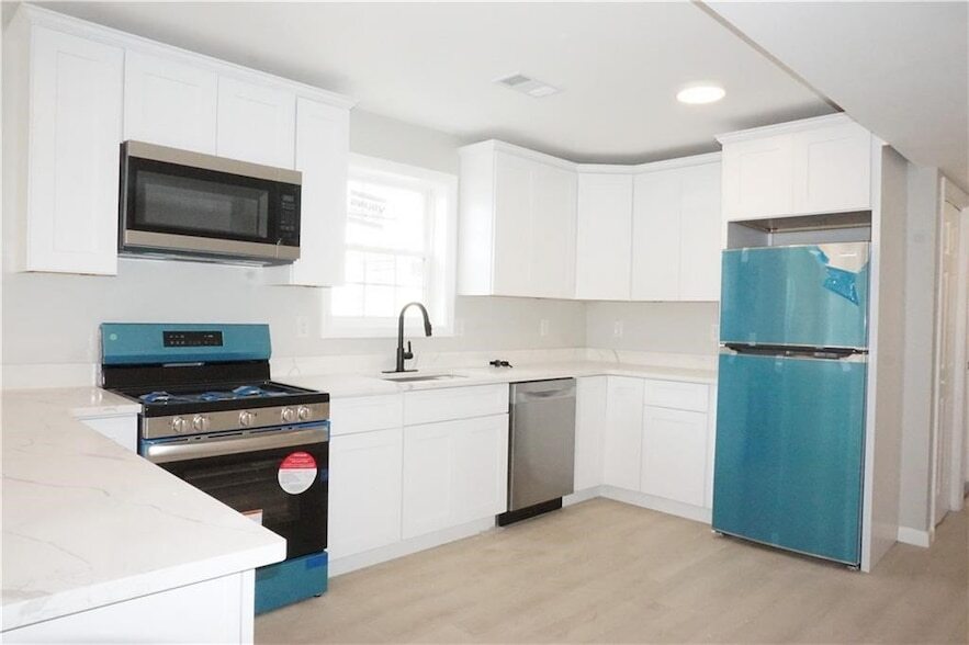 359 Willard Ave in Providence, RI - Building Photo