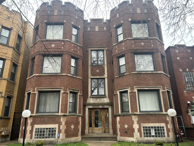 8014 S Vernon Ave, Unit 2N, Unit 2N